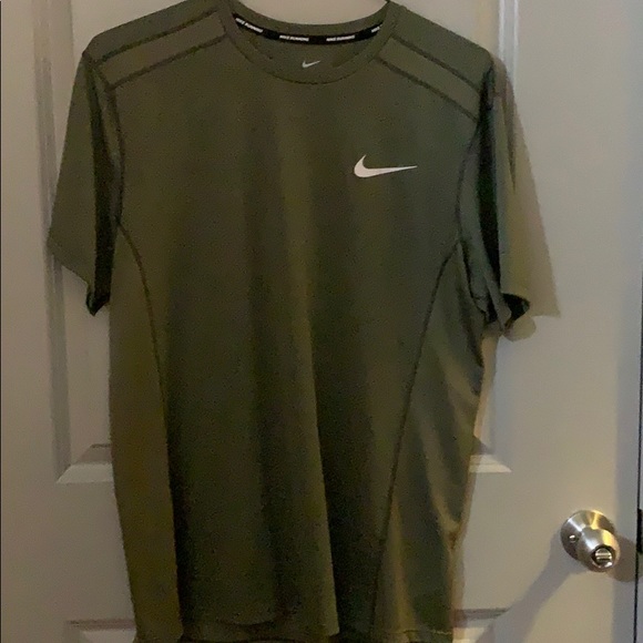 Men’s Nike shirt - Picture 1 of 3